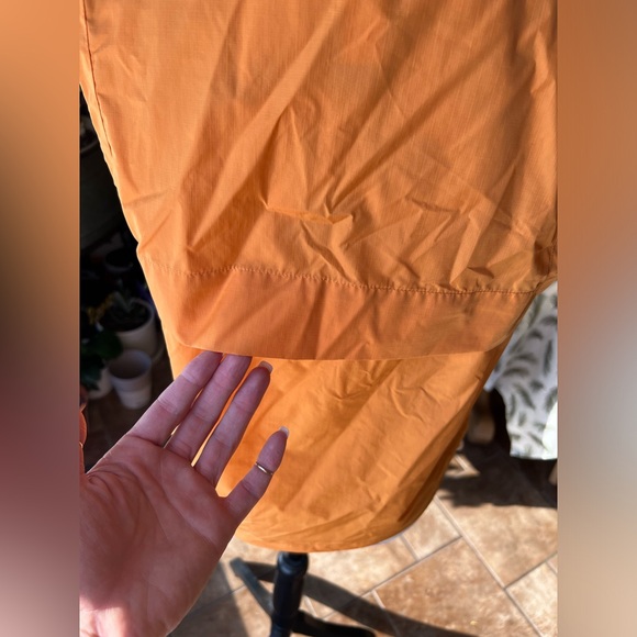 Banana Republic Waterproof Vest - Picture 4 of 12